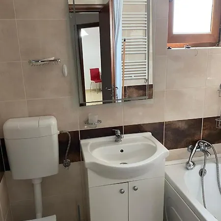 Apartament Rares 2 דירה *