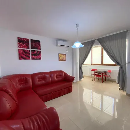 Apartament Rares 2 דירה